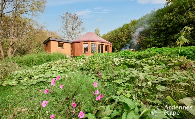 Ruime yurt voor 4 personen in Aywaille met houtpelletkachel en priv�tuin met terras