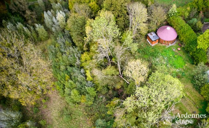 Ruime yurt voor 4 personen in Aywaille met houtpelletkachel en priv�tuin met terras