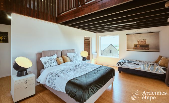 Ruime villa voor 9 personen in Baillonville met binnenzwembad en jacuzzi