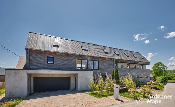 Ruime villa voor 9 personen in Baillonville met binnenzwembad en jacuzzi