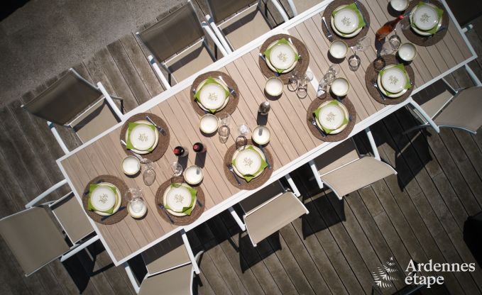 Ruime villa voor 9 personen in Baillonville met binnenzwembad en jacuzzi