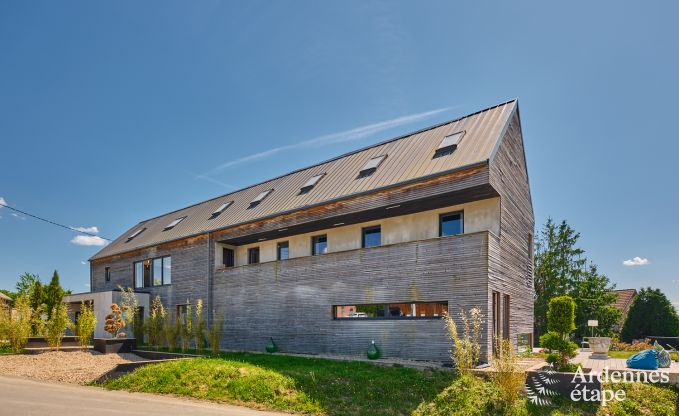 Ruime villa voor 9 personen in Baillonville met binnenzwembad en jacuzzi