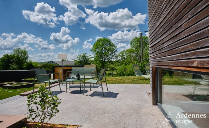 Ruime villa voor 9 personen in Baillonville met binnenzwembad en jacuzzi