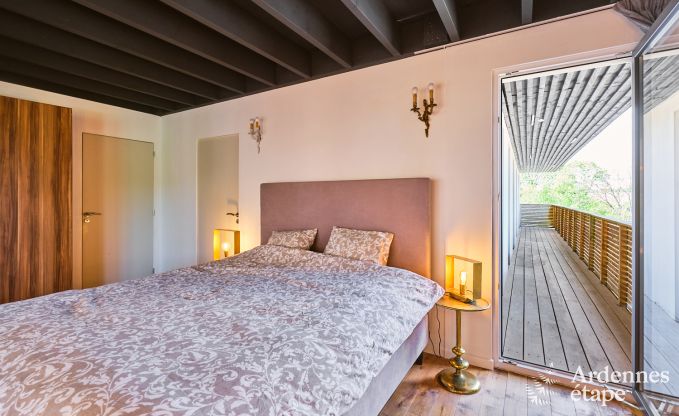 Ruime villa voor 9 personen in Baillonville met binnenzwembad en jacuzzi