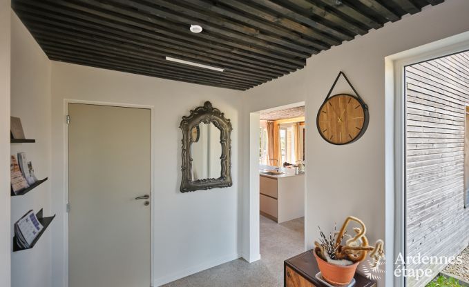 Ruime villa voor 9 personen in Baillonville met binnenzwembad en jacuzzi