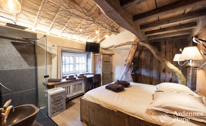 Comfortabele vakantiechalet in Bastogne met tuin en sauna