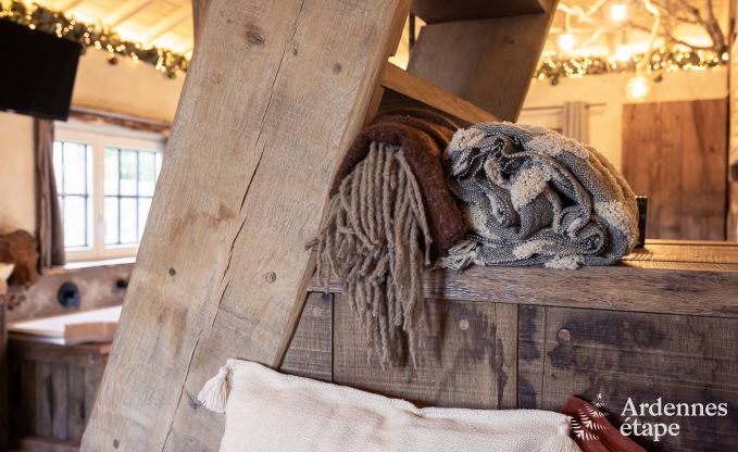 Comfortabele vakantiechalet in Bastogne met tuin en sauna