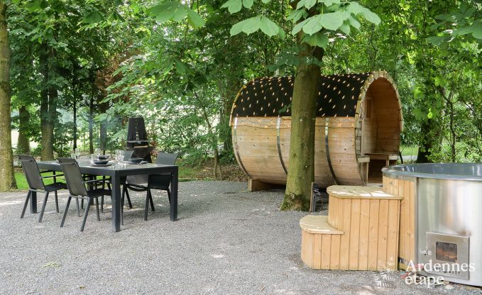 Comfortabele vakantiechalet in Bastogne met tuin en sauna