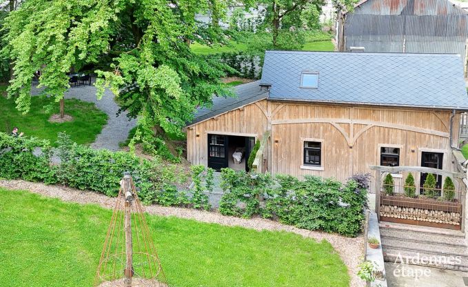 Comfortabele vakantiechalet in Bastogne met tuin en sauna