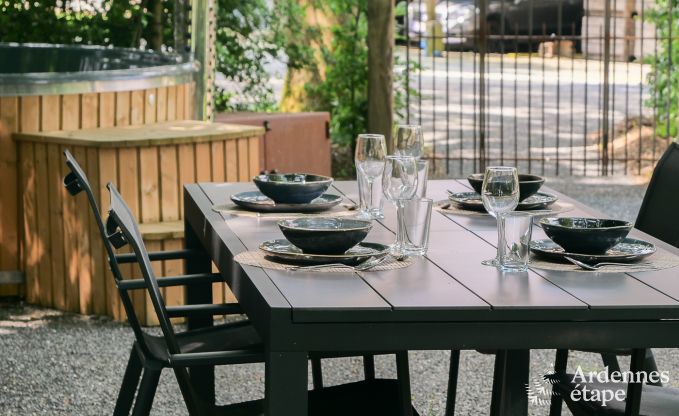 Comfortabele vakantiechalet in Bastogne met tuin en sauna