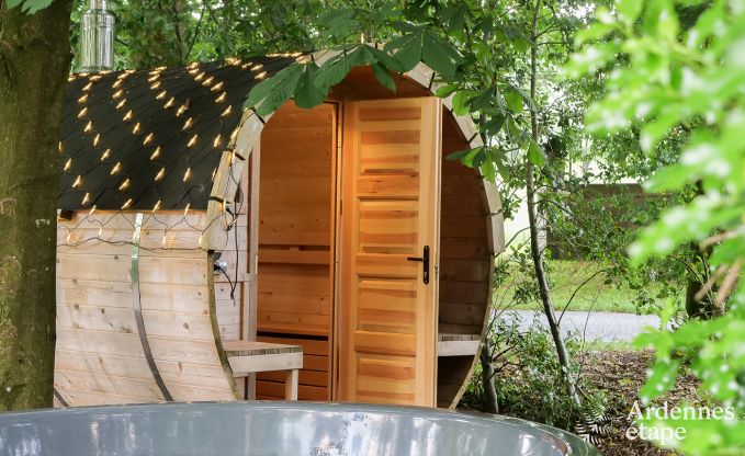 Comfortabele vakantiechalet in Bastogne met tuin en sauna
