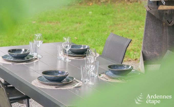 Comfortabele vakantiechalet in Bastogne met tuin en sauna