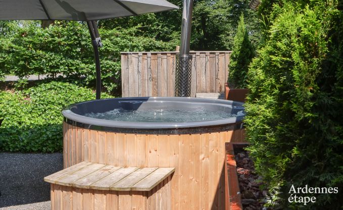 Comfortabele vakantiechalet in Bastogne met tuin en sauna