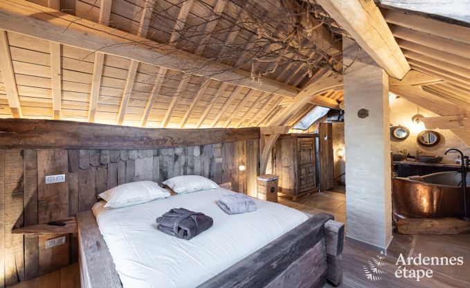 Comfortabele vakantiechalet in Bastogne met tuin en sauna