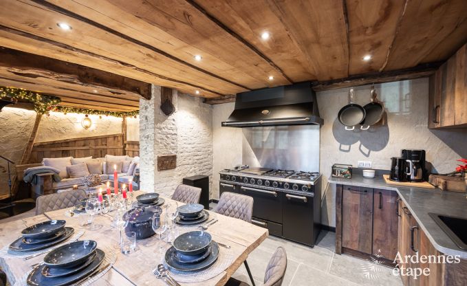 Comfortabele vakantiechalet in Bastogne met tuin en sauna