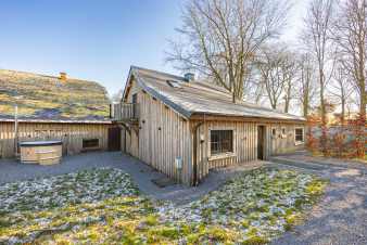 Charmant vakantiehuis in Bastogne voor 4 personen met tuin en warmwaterbad