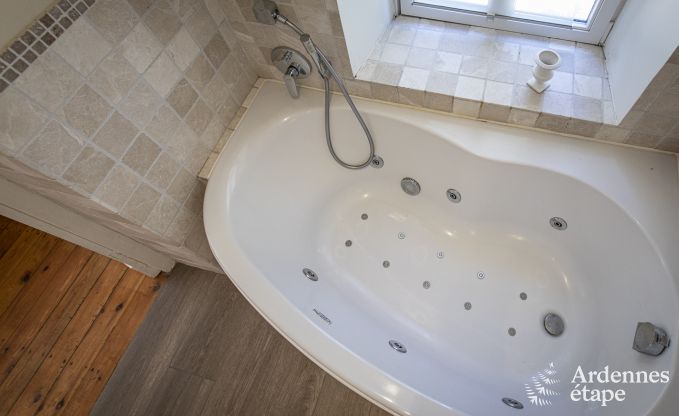 Kasteel in Bastogne voor 12/15 personen in de Ardennen