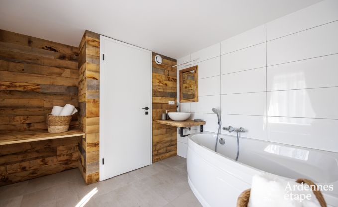 Uitzonderlijke luxe villa in Bastogne voor 16 personen met topvoorzieningen en nabijheid van attracties
