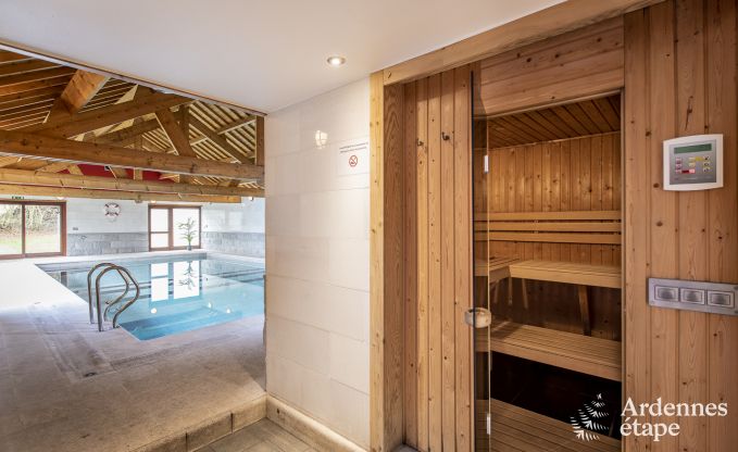 Luxe villa met binnenzwembad in Bastogne voor 24 personen