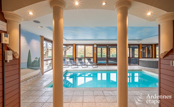 Ruime luxe villa voor 9 personen in Bastogne, met zwembad, jacuzzi en sauna