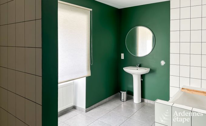 Ruim, hondvriendelijk vakantiehuis voor 14 in Bastogne, Ardennen