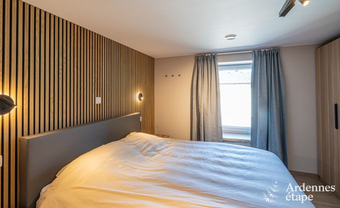 Vakantiewoning in Bastogne: ruime accommodatie voor 22 personen met uitgebreide faciliteiten en 9 slaapkamers in de Ardennen