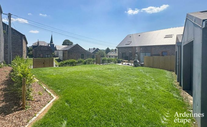 Vakantiewoning in Bastogne: ruime accommodatie voor 22 personen met uitgebreide faciliteiten en 9 slaapkamers in de Ardennen