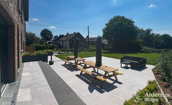 Vakantiewoning in Bastogne: ruime accommodatie voor 22 personen met uitgebreide faciliteiten en 9 slaapkamers in de Ardennen