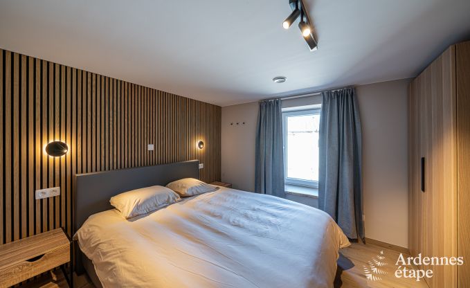 Vakantiewoning in Bastogne: ruime accommodatie voor 22 personen met uitgebreide faciliteiten en 9 slaapkamers in de Ardennen