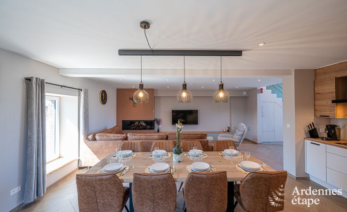 Vakantiewoning in Bastogne: ruime accommodatie voor 22 personen met uitgebreide faciliteiten en 9 slaapkamers in de Ardennen