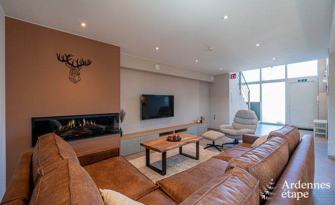 Vakantiewoning in Bastogne: ruime accommodatie voor 22 personen met uitgebreide faciliteiten en 9 slaapkamers in de Ardennen
