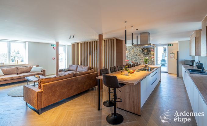 Vakantiewoning in Bastogne: ruime accommodatie voor 22 personen met uitgebreide faciliteiten en 9 slaapkamers in de Ardennen