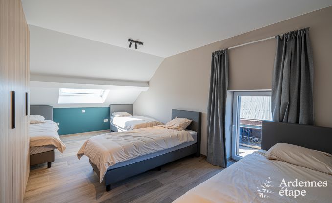 Vakantiewoning in Bastogne: ruime accommodatie voor 22 personen met uitgebreide faciliteiten en 9 slaapkamers in de Ardennen