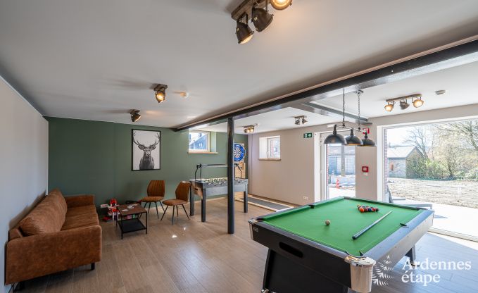 Vakantiewoning in Bastogne: ruime accommodatie voor 22 personen met uitgebreide faciliteiten en 9 slaapkamers in de Ardennen