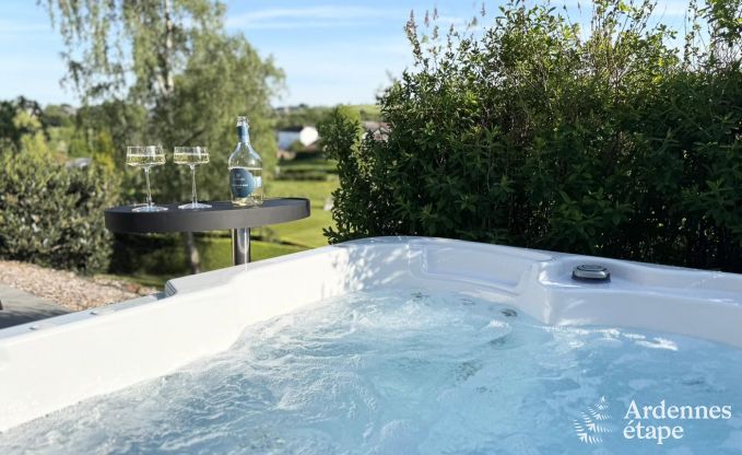 Charmante fermette voor 6 personen in Bastogne met binnen- en buitenjacuzzi