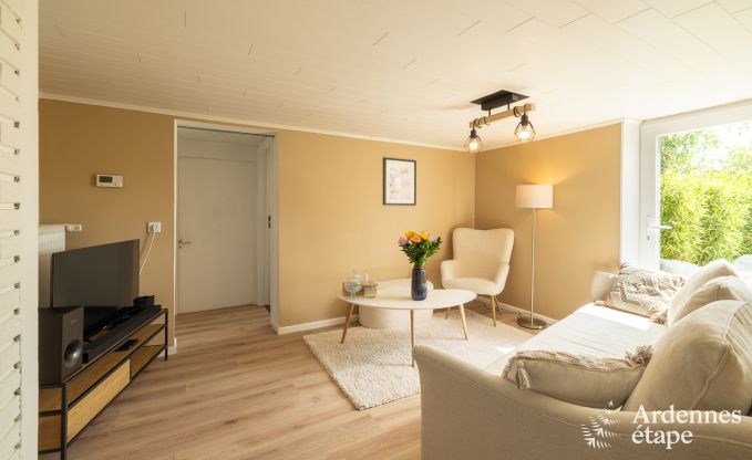 Charmante fermette voor 6 personen in Bastogne met binnen- en buitenjacuzzi