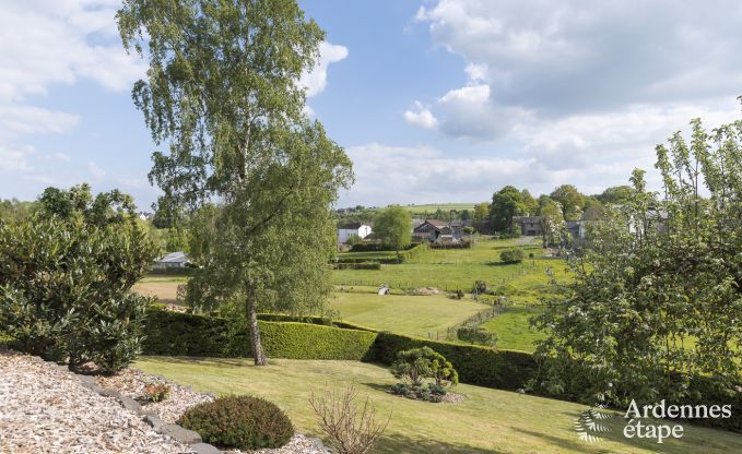 Charmante fermette voor 6 personen in Bastogne met binnen- en buitenjacuzzi