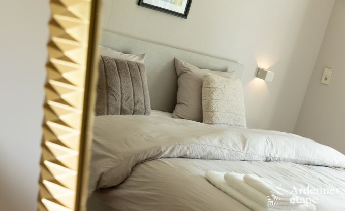 Charmante fermette voor 6 personen in Bastogne met binnen- en buitenjacuzzi