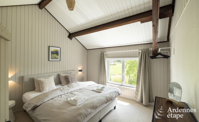 Charmante fermette voor 6 personen in Bastogne met binnen- en buitenjacuzzi