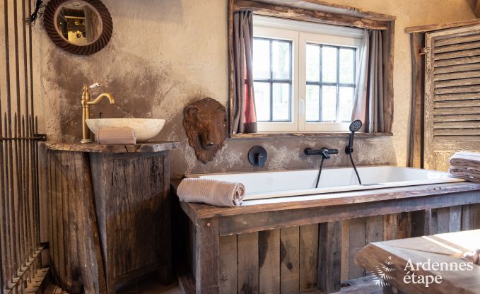 Comfortabele vakantiechalet in Bastogne met tuin en sauna