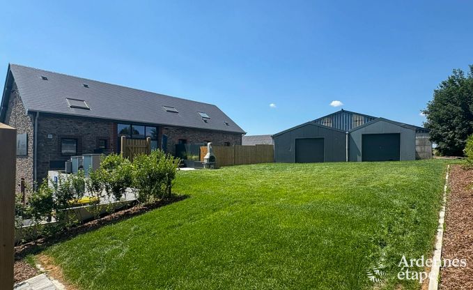 Vakantiewoning in Bastogne: ruime accommodatie voor 22 personen met uitgebreide faciliteiten en 9 slaapkamers in de Ardennen