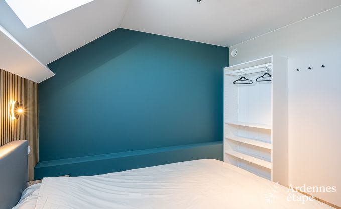 Vakantiewoning in Bastogne: ruime accommodatie voor 22 personen met uitgebreide faciliteiten en 9 slaapkamers in de Ardennen