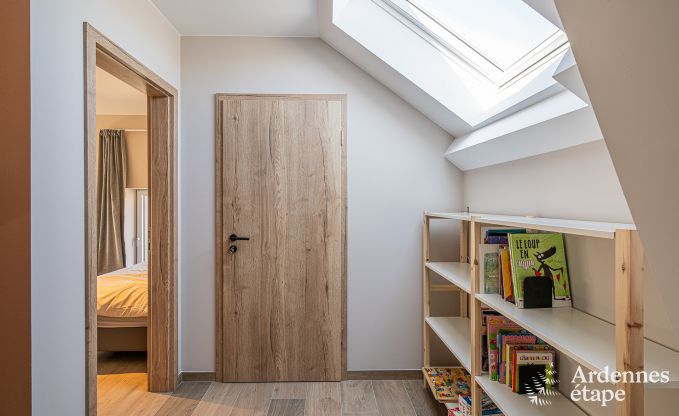 Vakantiewoning in Bastogne: ruime accommodatie voor 22 personen met uitgebreide faciliteiten en 9 slaapkamers in de Ardennen