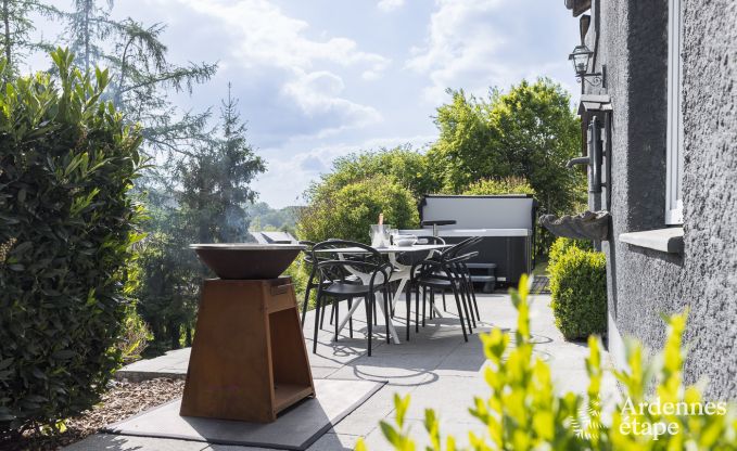 Charmante fermette voor 6 personen in Bastogne met binnen- en buitenjacuzzi