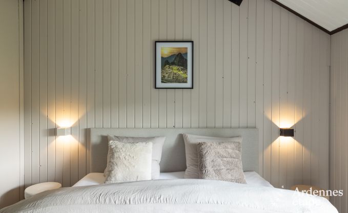 Charmante fermette voor 6 personen in Bastogne met binnen- en buitenjacuzzi