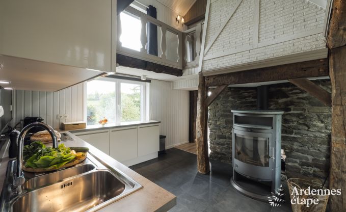 Charmante fermette voor 6 personen in Bastogne met binnen- en buitenjacuzzi