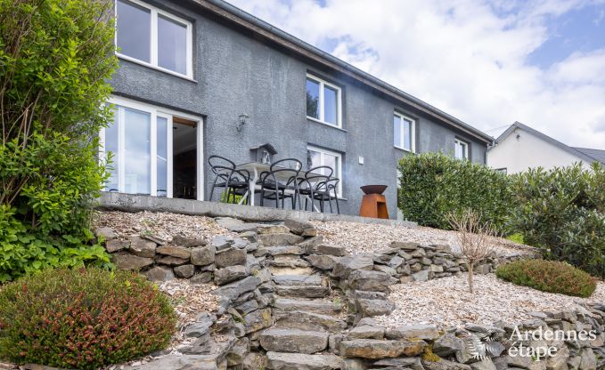 Charmante fermette voor 6 personen in Bastogne met binnen- en buitenjacuzzi
