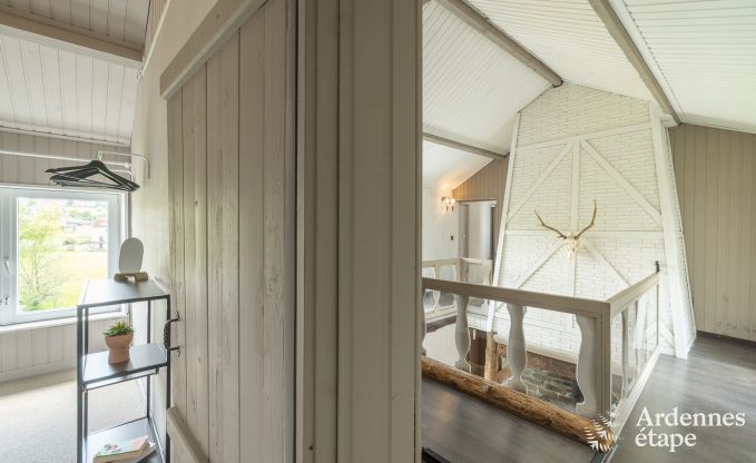Charmante fermette voor 6 personen in Bastogne met binnen- en buitenjacuzzi