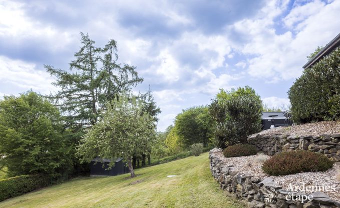 Charmante fermette voor 6 personen in Bastogne met binnen- en buitenjacuzzi