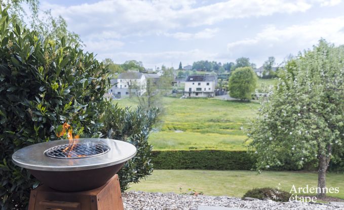 Charmante fermette voor 6 personen in Bastogne met binnen- en buitenjacuzzi